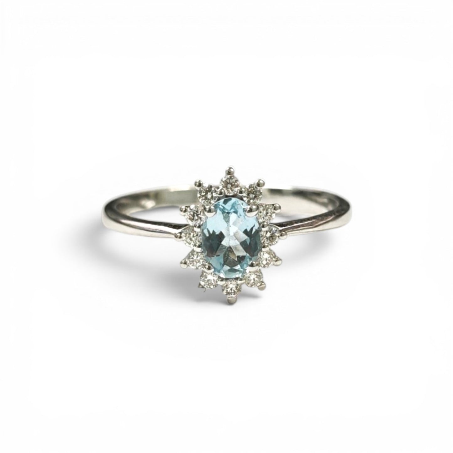Anello con Acquamarina CT 0.45 e Diamanti CT 0.18