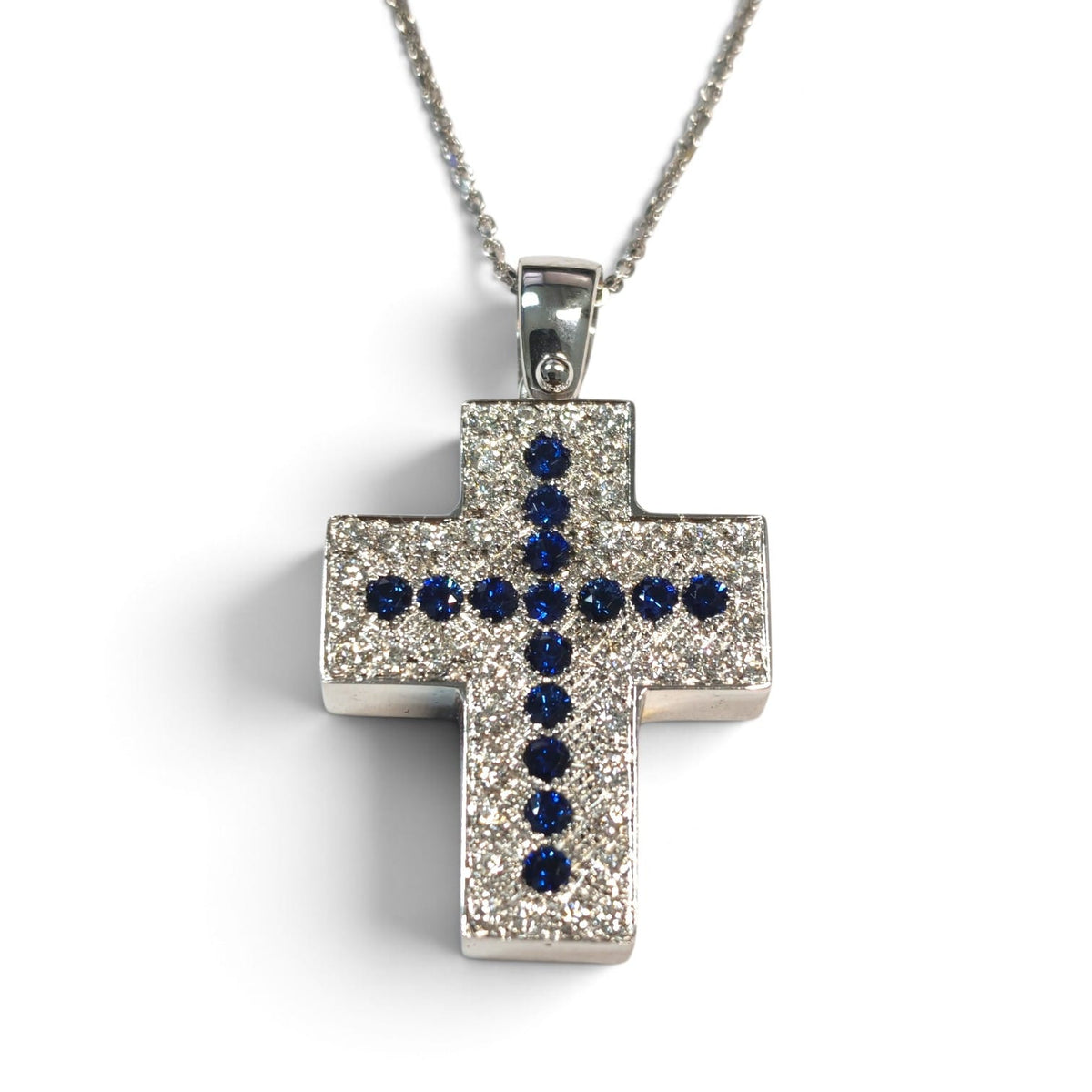 Pendente Croce Mattone in Oro Bianco 18kt con Diamanti CT 0.56 e Zaffiri CT 0.60