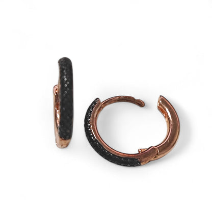 Orecchini a Cerchio in Argento Rosé con Smalto Nero e Zirconi Neri
