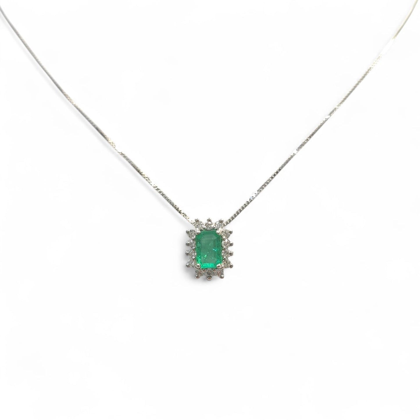 Pendente con Smeraldo Rettangolare CT 0.50 e Diamanti CT 0.22
