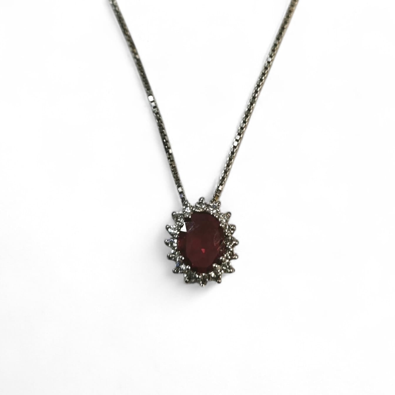 Pendente con Diamanti CT 0.16 e Rubino CT 0.80