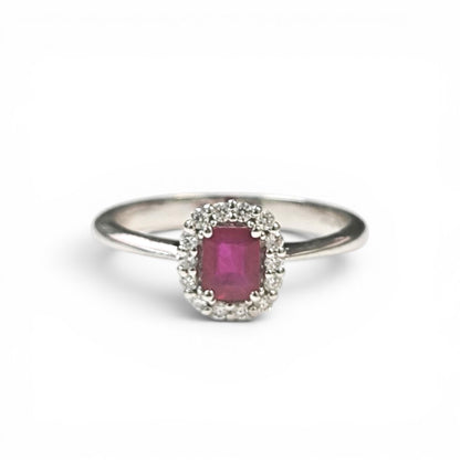Anello con Rubino CT 0.40 e Diamanti CT 0.14