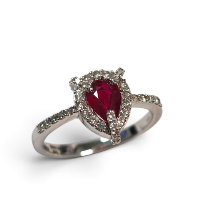 Anello in Oro 18kt con Rubino a Goccia CT 0.64 e Diamanti CT 0.34
