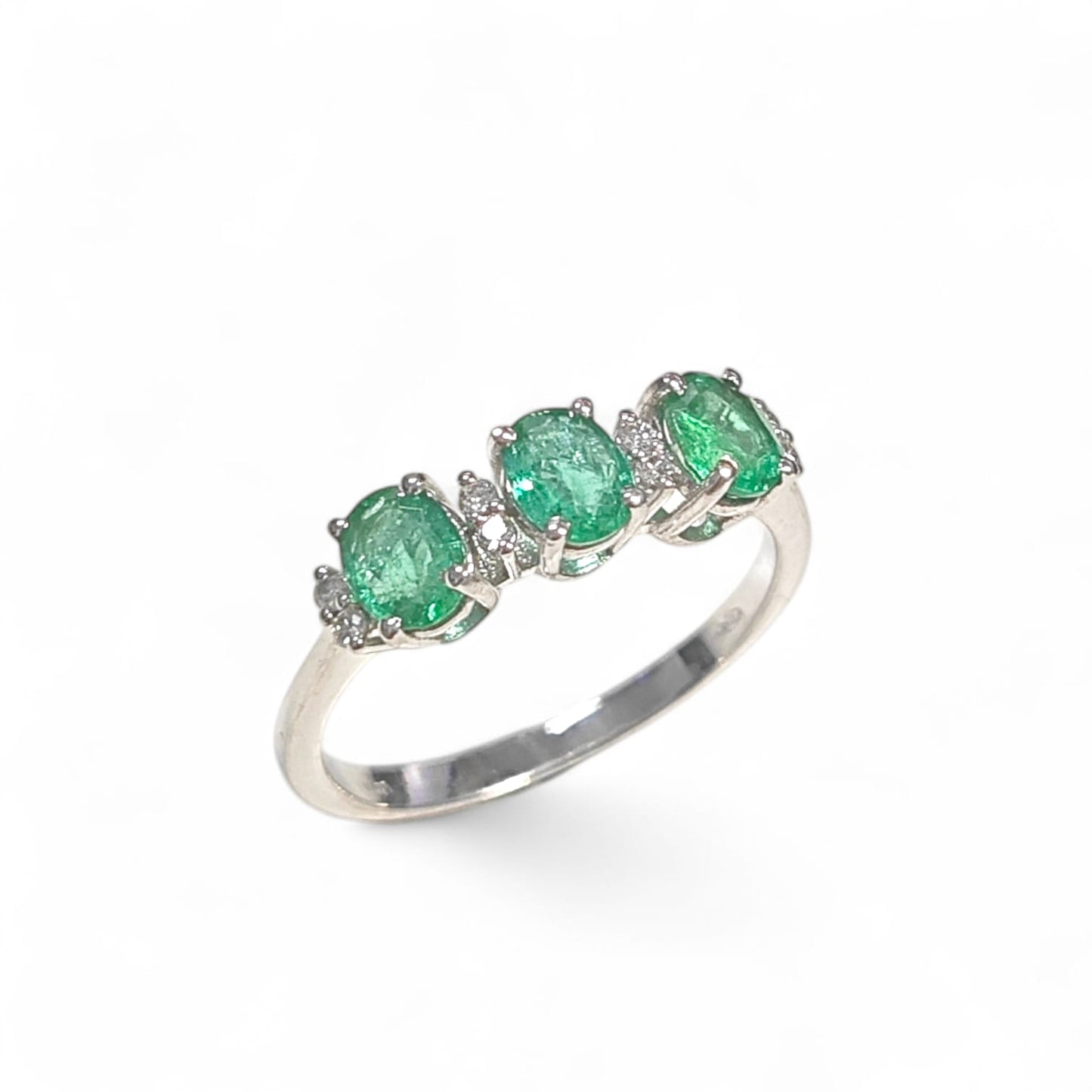 Anello Trilogy con Smeraldi CT 1.10 e Diamanti CT 0.10