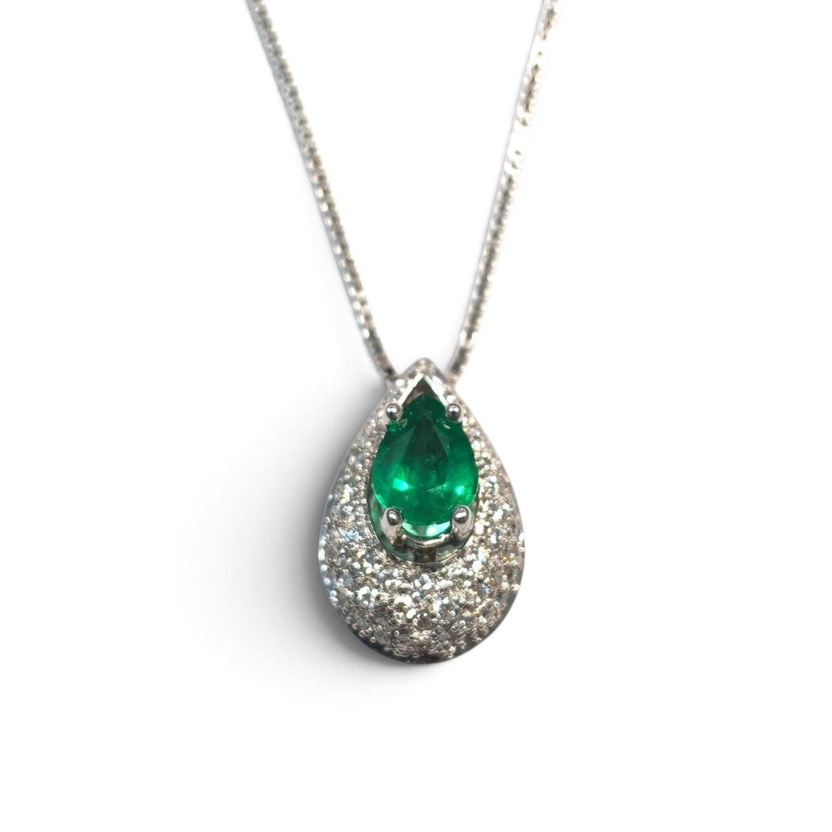Pendente in Oro 18kt Goccia di Smeraldo Colombiano CT 0.98 e Diamanti CT 0.60