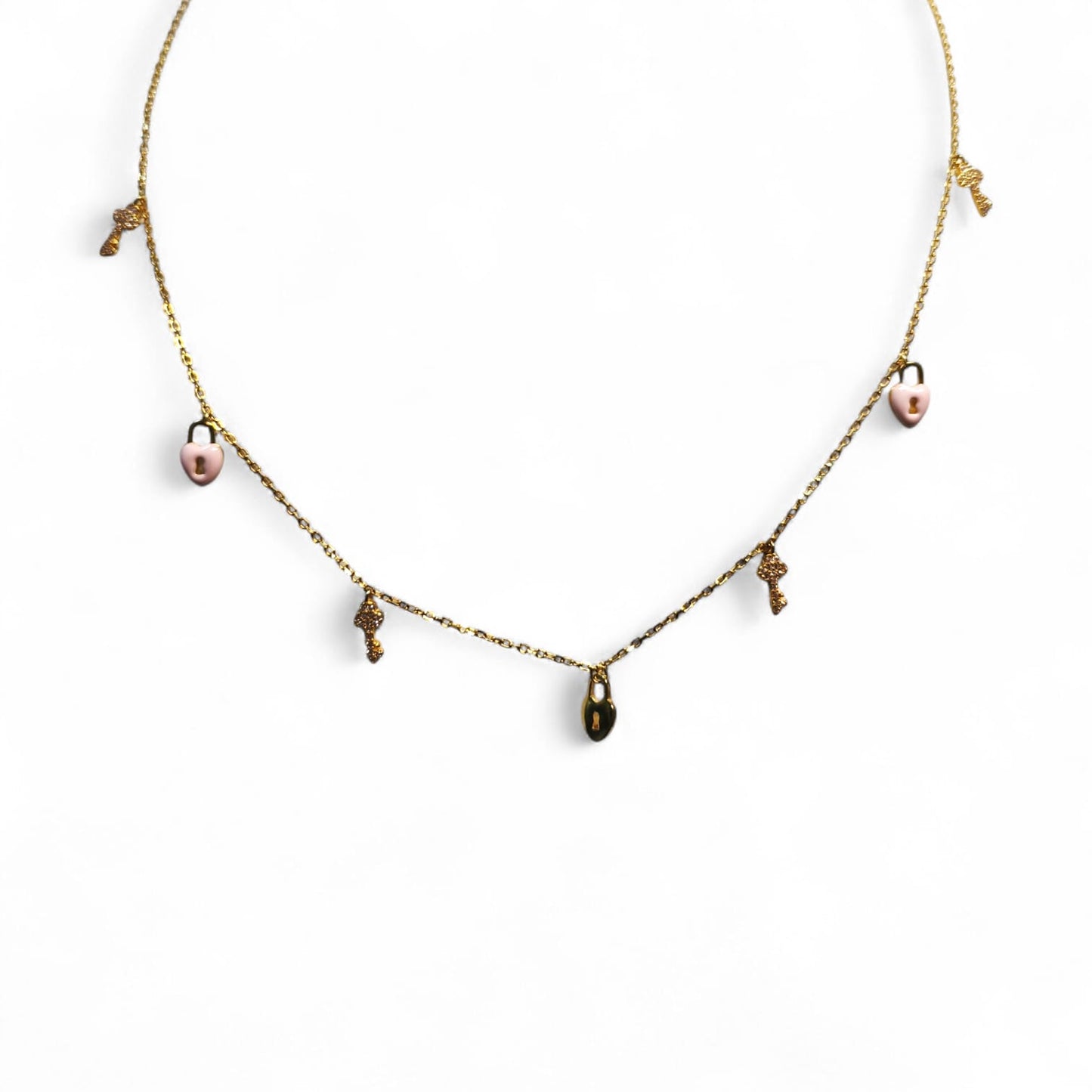 Collana Dorata con Pendenti, chiave zirconata e catenaccio smaltato rosa