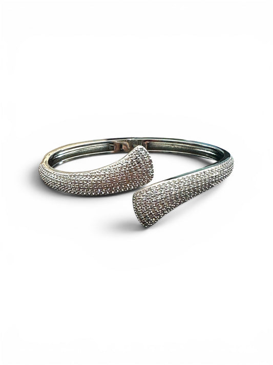 Bracciale Rigido Aperto in Bronzo Placcato Oro 24Kt con Pavé di Zirconi