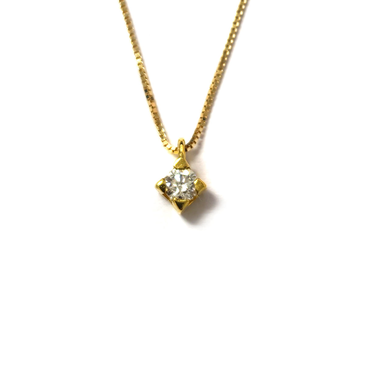 Pendente Punto Luce in Oro Giallo con Diamante CT 0.06