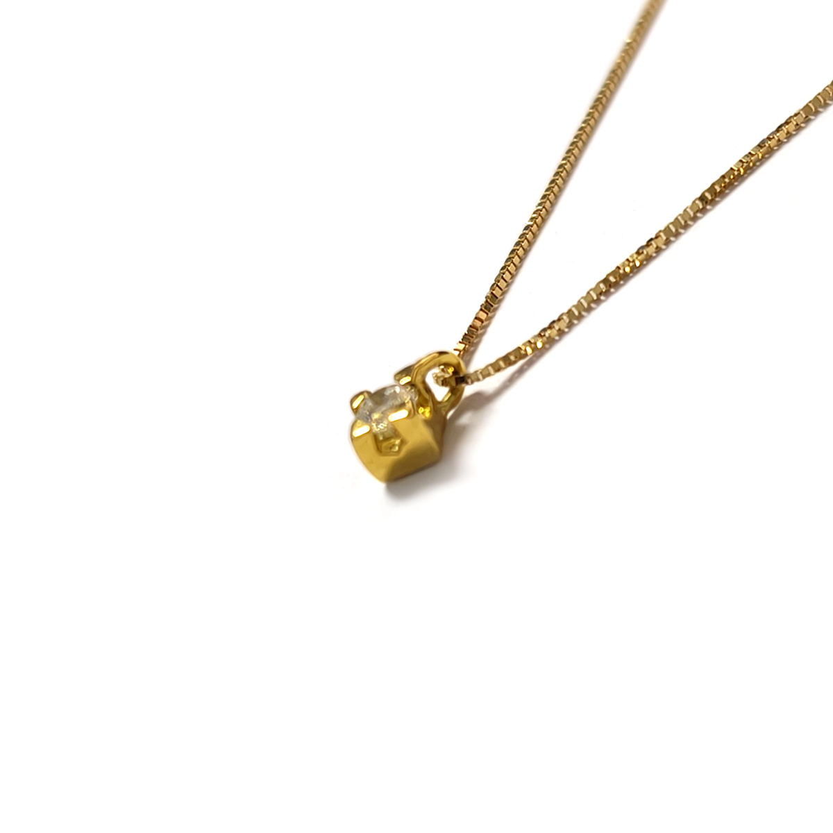 Pendente Punto Luce in Oro Giallo con Diamante CT 0.06