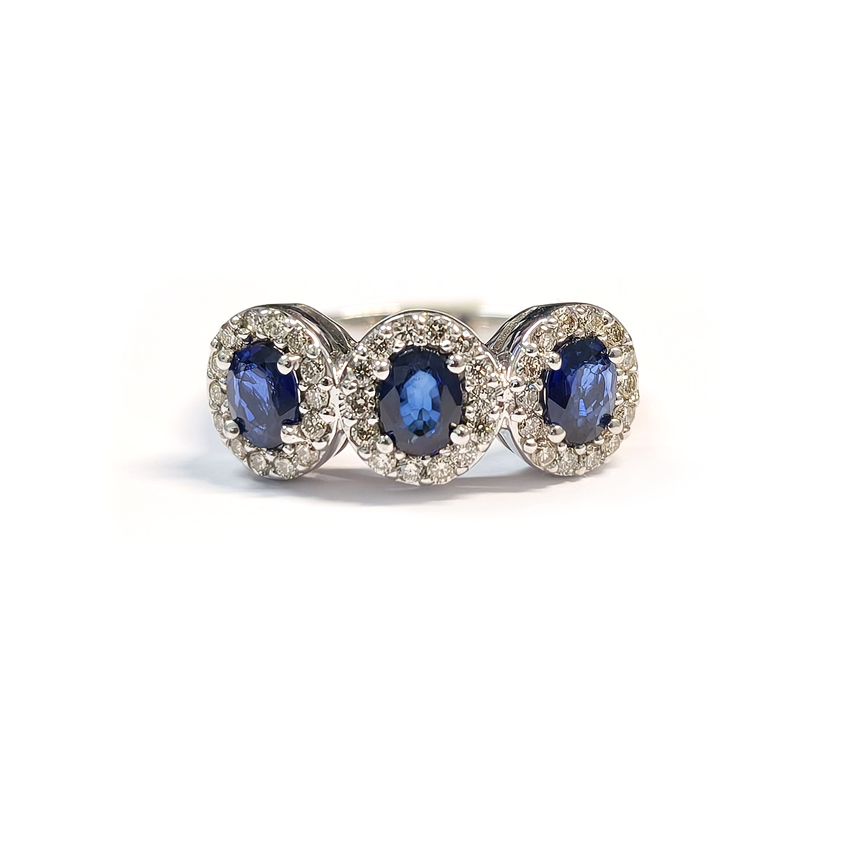 Anello Trilogy Zaffiri CT 1.24 e Diamanti CT 0.49