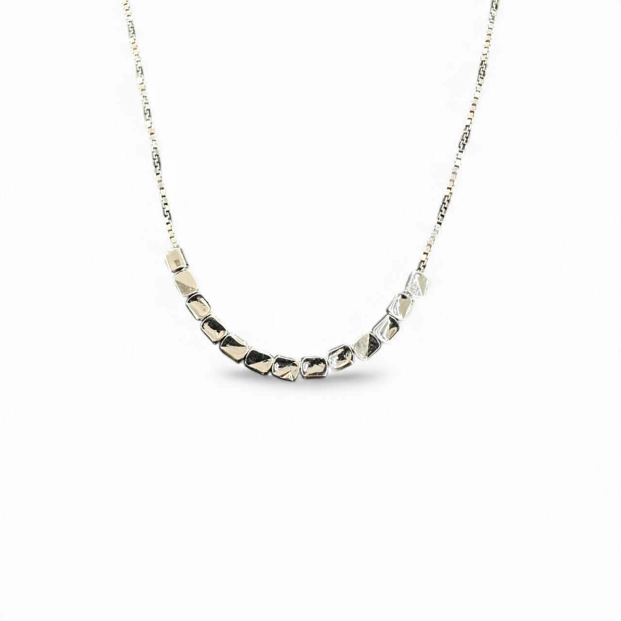 Collana con elementi geometrici in argento 925