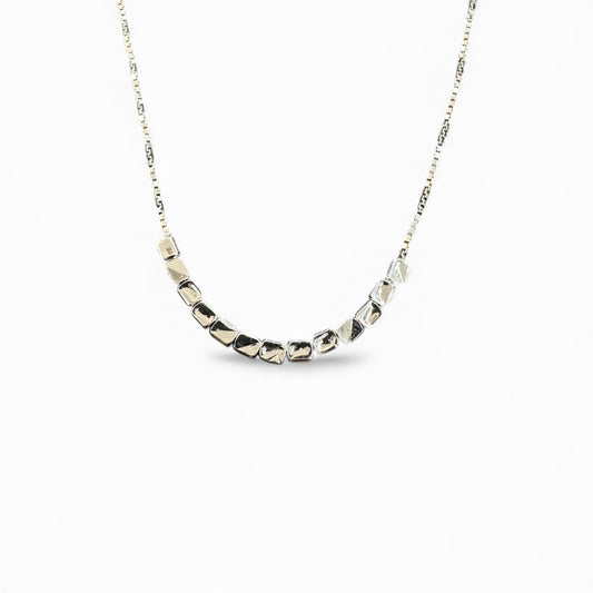 Collana con elementi geometrici in argento 925