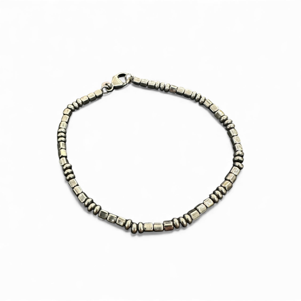 Bracciale in argento 925 con perline squadrate e ovali lucide