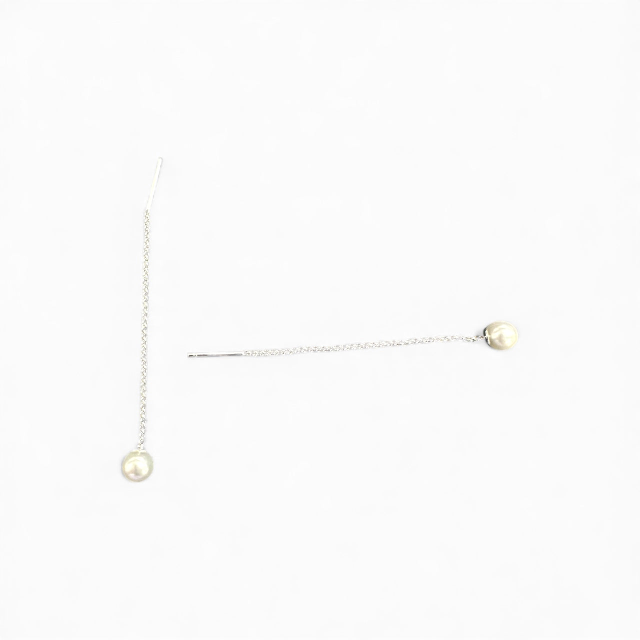 Orecchini a Filo in Argento 925 con Perla – Design Minimalista Elegante