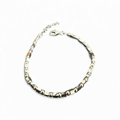 Bracciale a Maglia Irregolare Brillante – Argento o Dorato