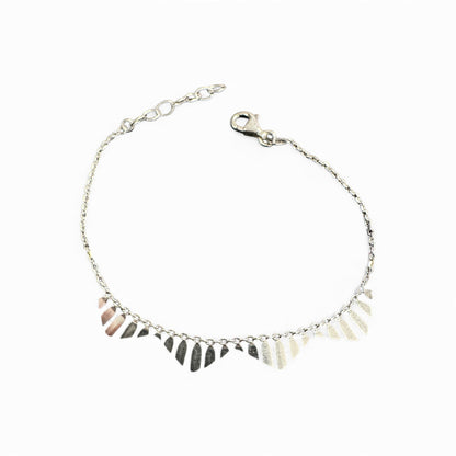 Bracciale con Piastrine Pendenti – Disponibile in Dorato e Argento
