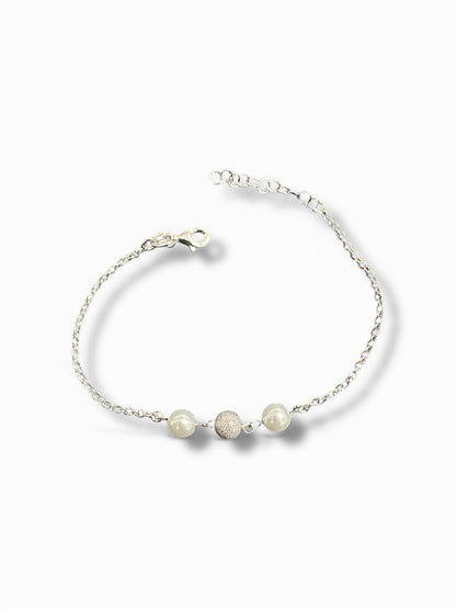 Bracciale in Argento 925 con Perle Bianche e Sfera Brillantinata
