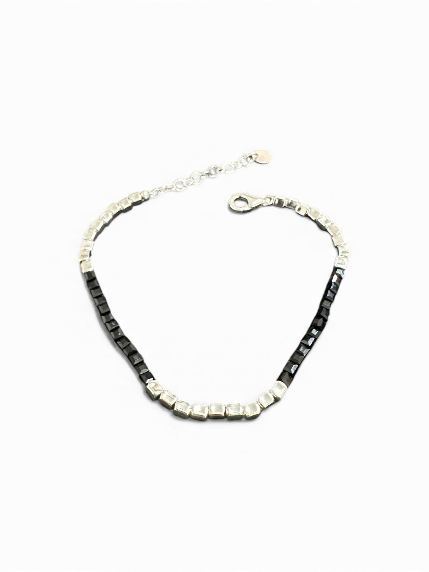 Bracciale in Argento 925 con Perline Sfaccettate Bicolor Nero–Argento