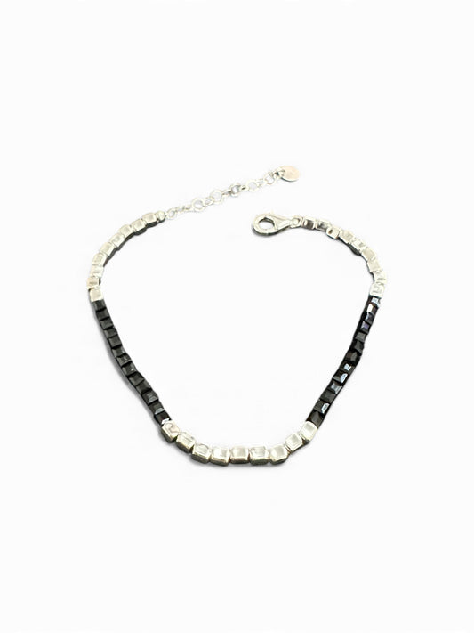 Bracciale in Argento 925 con Perline Sfaccettate Bicolor Nero–Argento