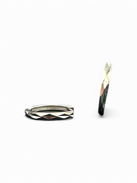 Orecchini a Cerchio in Argento 925 con Finitura Sfaccettata