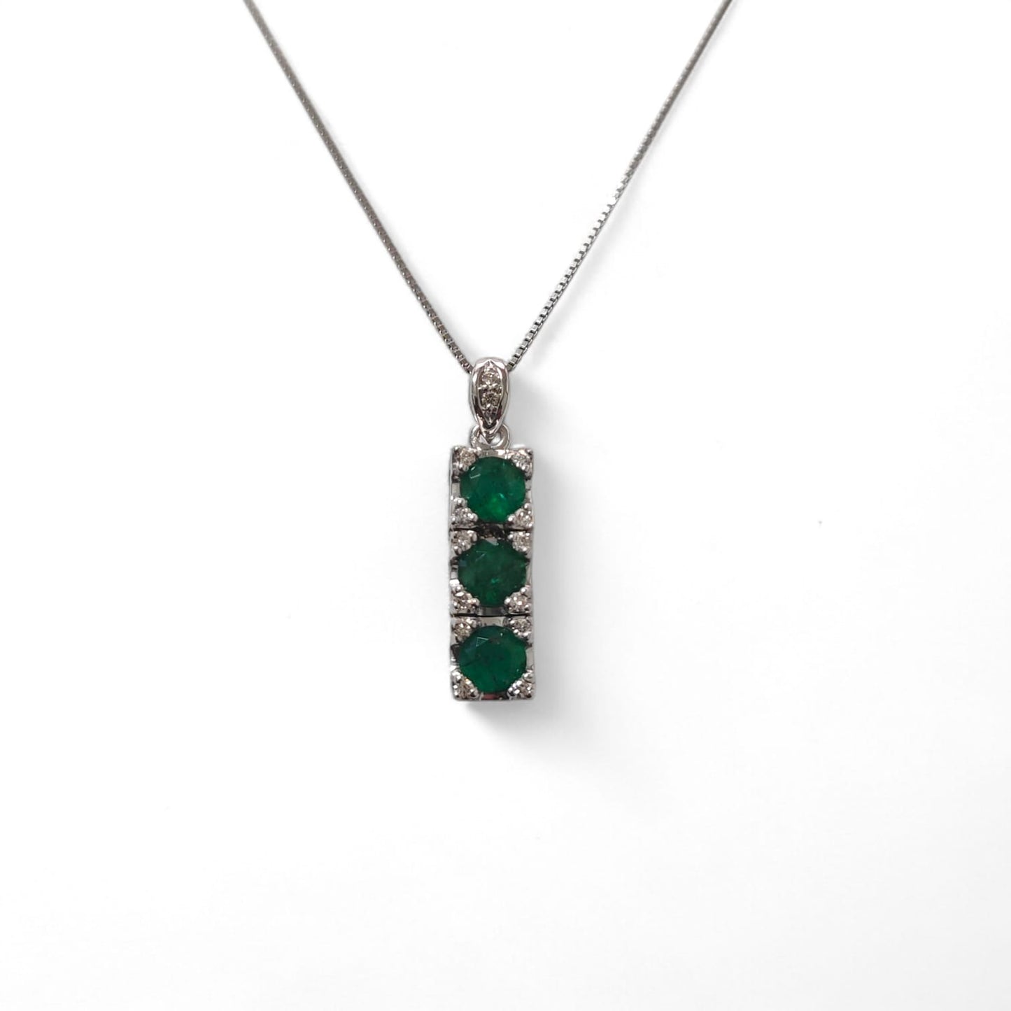 Pendente Trilogy con Smeraldi CT 1.26 e Diamanti CT 0.12