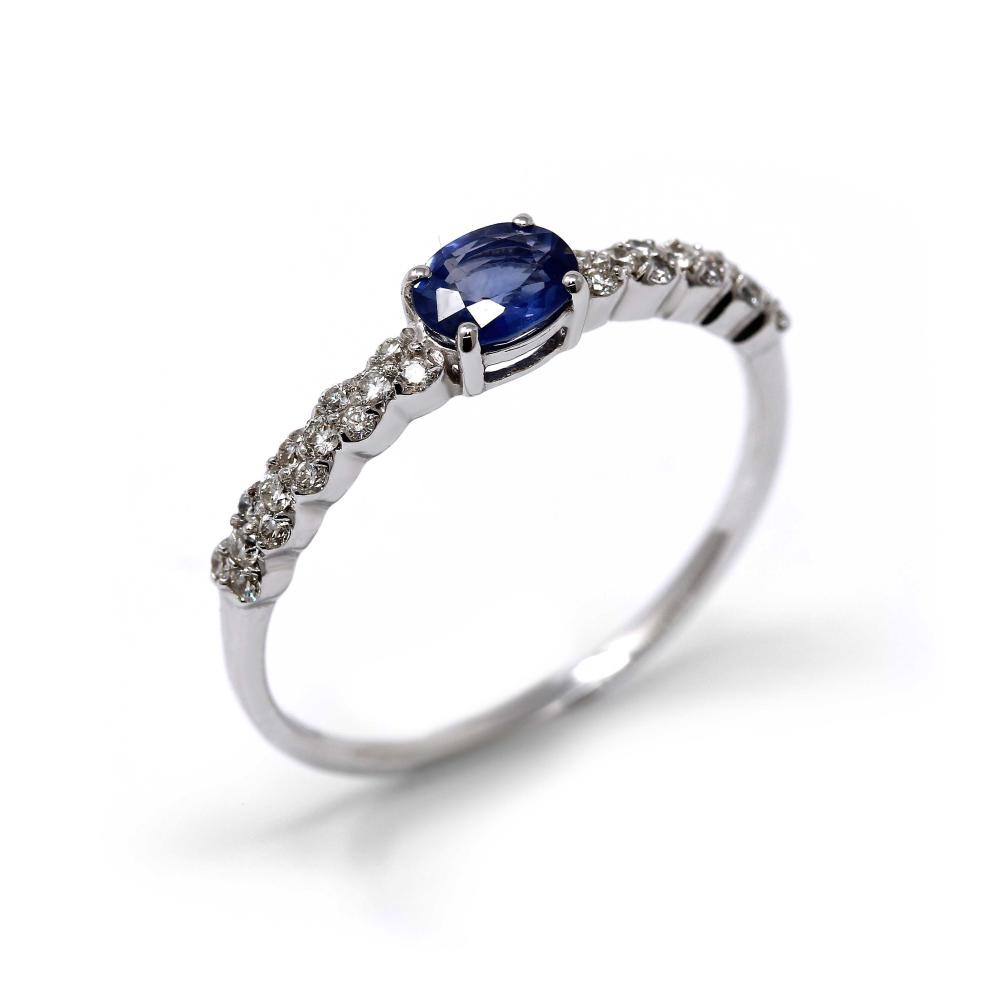 Anello con Zaffiro CT 0.45 e Diamanti CT 0.07