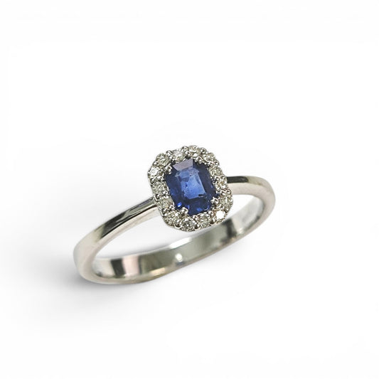 Anello con Zaffiro CT 0.40 e Diamanti CT 0.12