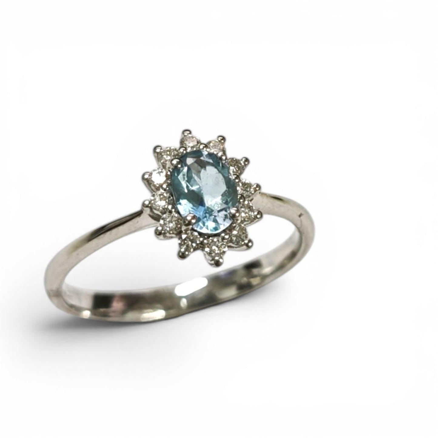 Anello con Acquamarina CT 0.45 e Diamanti CT 0.18