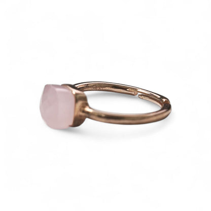 Anello Rosato con Pietra Rosa