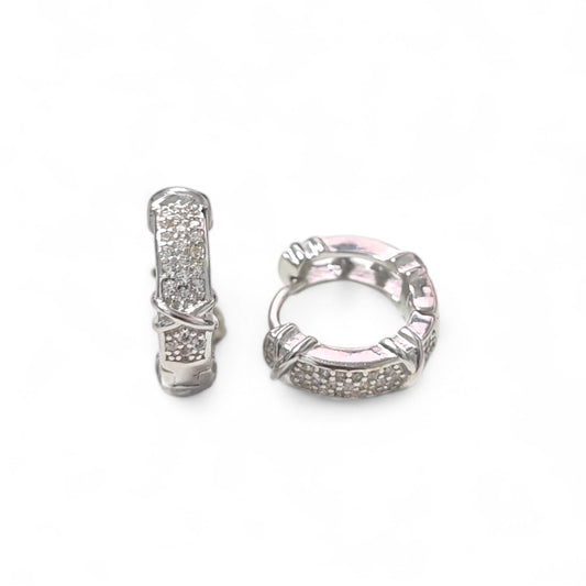 Orecchini Cerchio Bamboo in Argento 925 Rodiato con Zirconi – Eleganza Unica