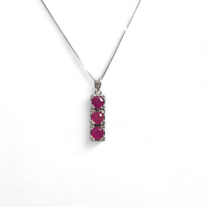Pendente Trilogy con Rubini CT 1.20 e Diamanti CT 0.12