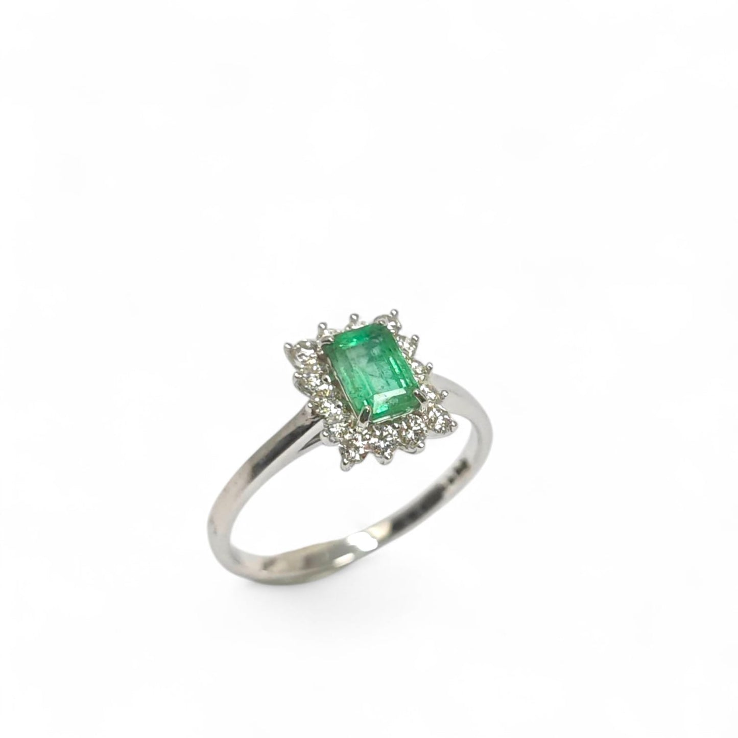 Anello con Smeraldo e Diamanti
